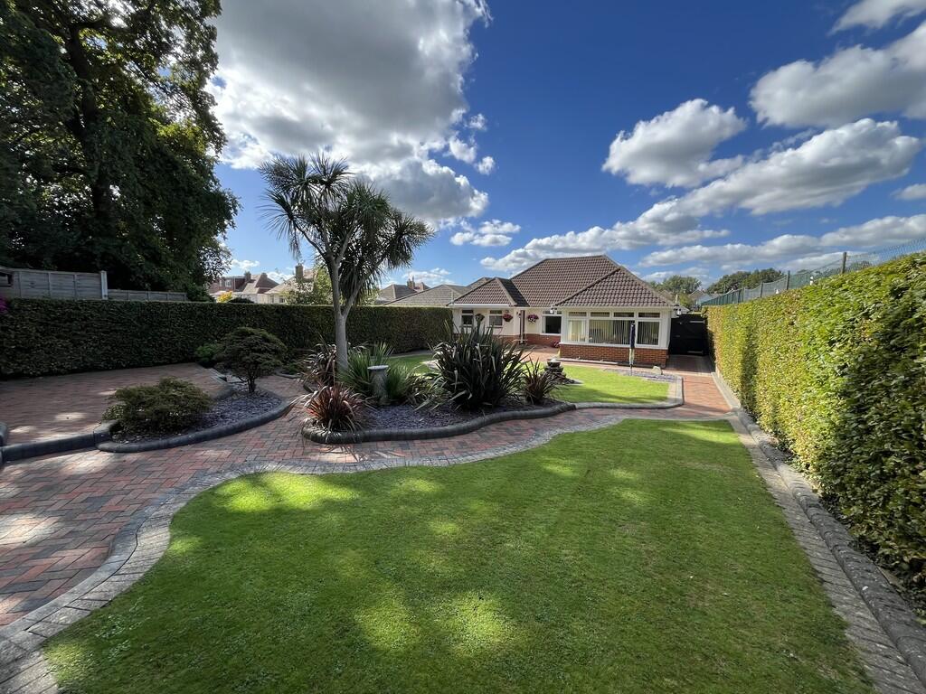 Worthington Crescent, Whitecliff photo 4