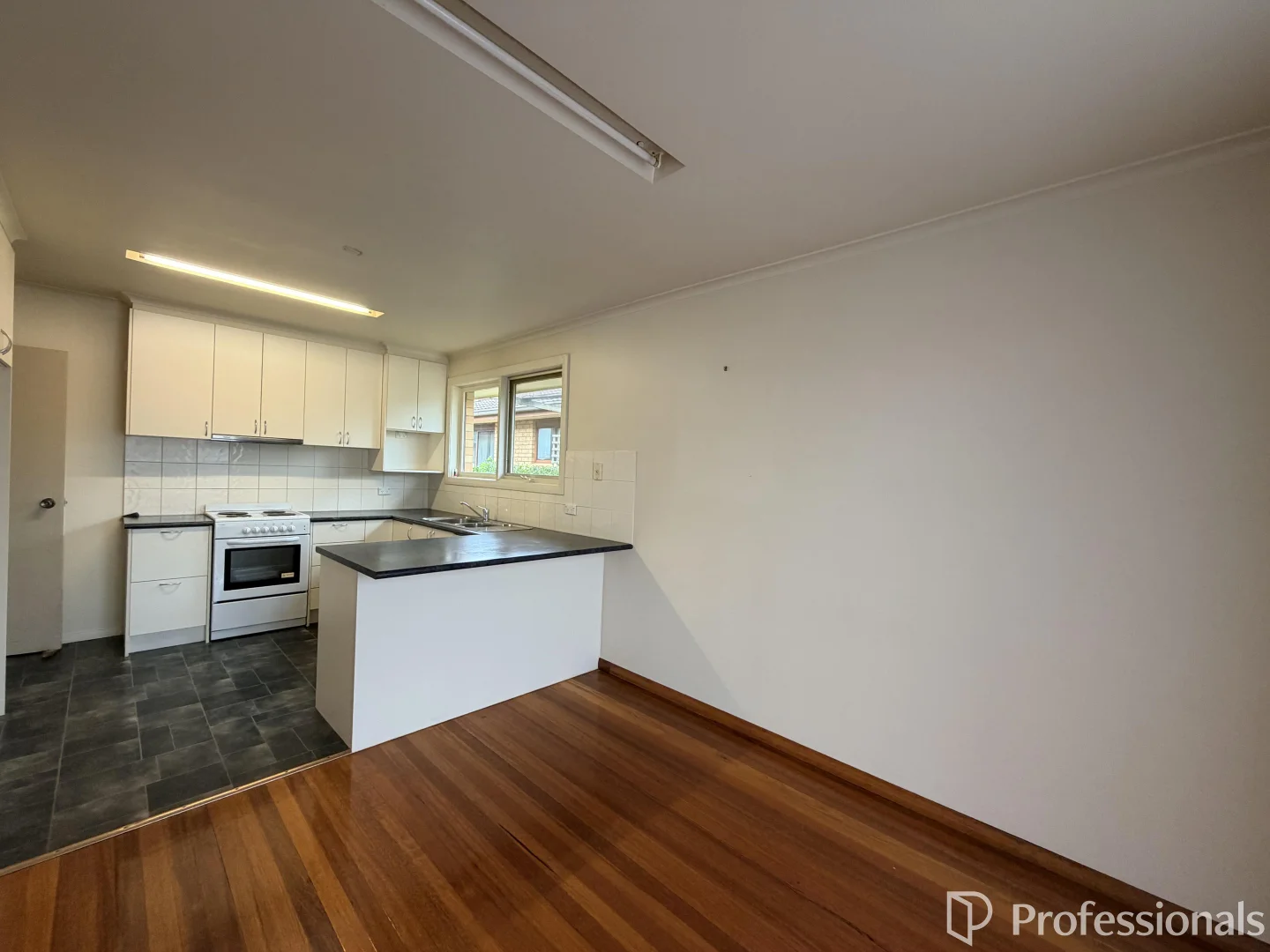 Additional image 3 of 1 Hewett Court, Hamilton VIC 3300