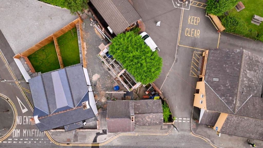 Additional image 2 of 4 bed flat for sale1 Chester Road, Buckley, Flintshire CH7