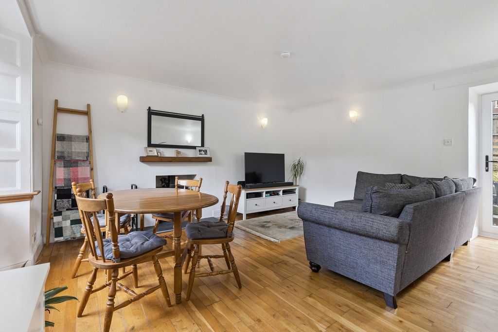 Additional image 3 of 3 bed flat for saleDundee Road, Perth PH2