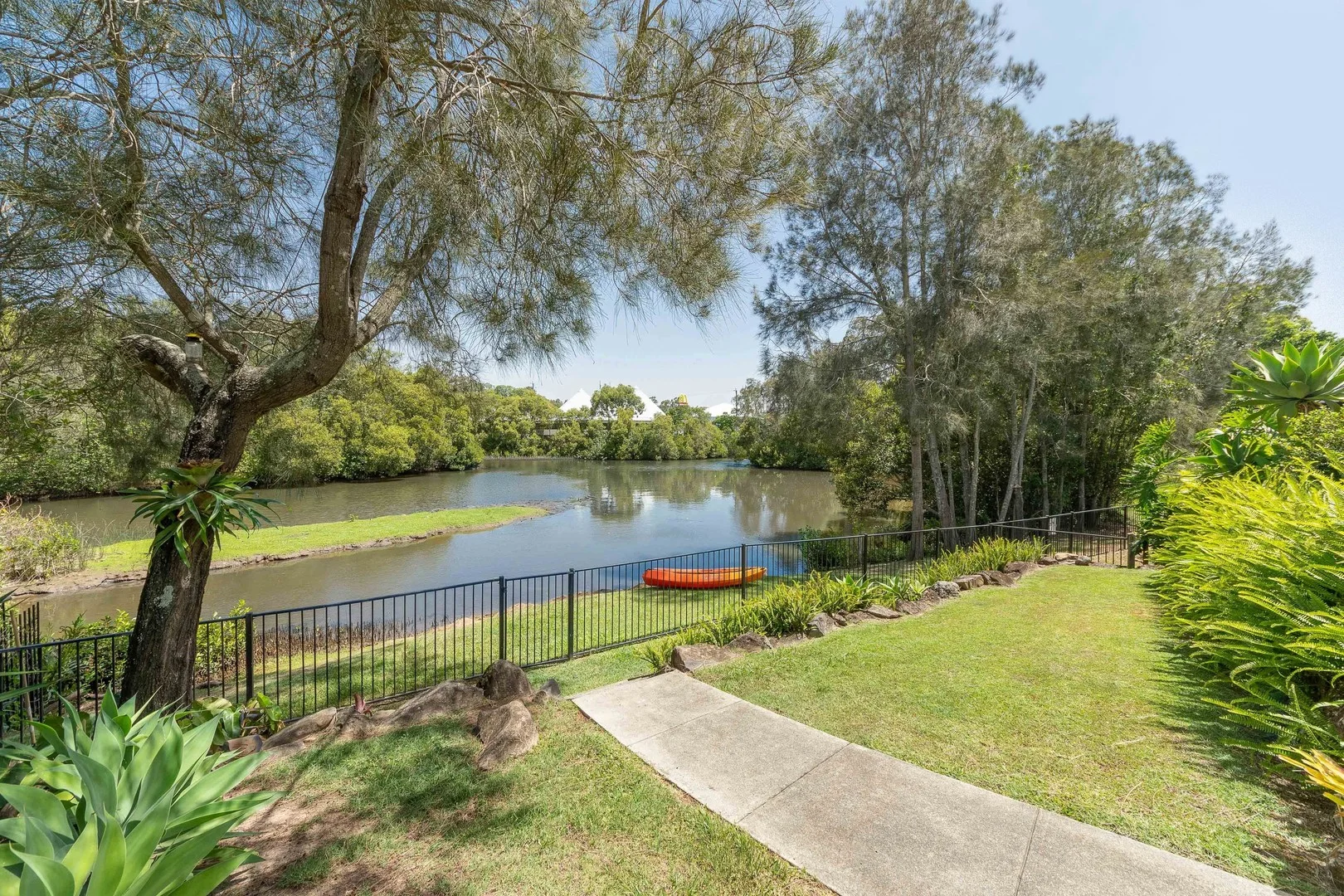 19 River Oak Drive, Helensvale QLD 4212