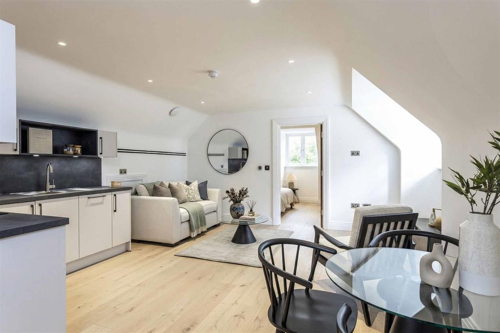 Additional image 28 of 6 bed detached house for saleBurleigh Lane, Ascot SL5