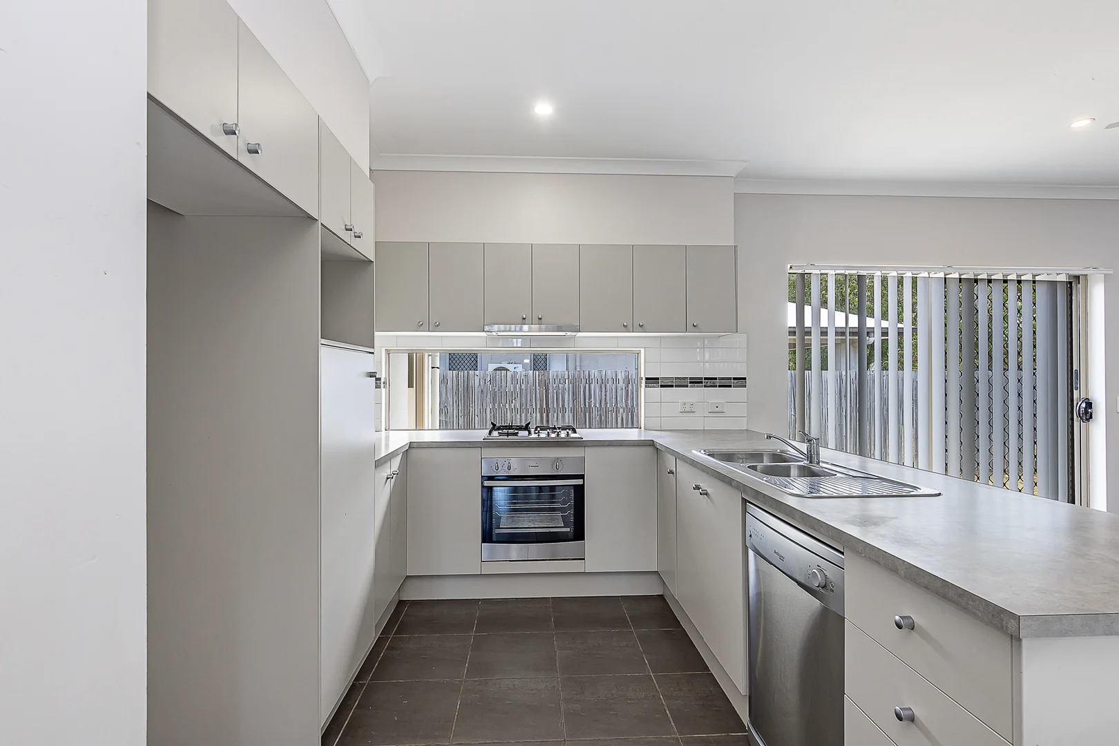50 Warrill Place, Kelso QLD 4815 photo 2