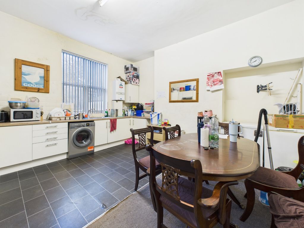Additional image 8 of 6 bed flat for saleColtman Street, Hull HU3
