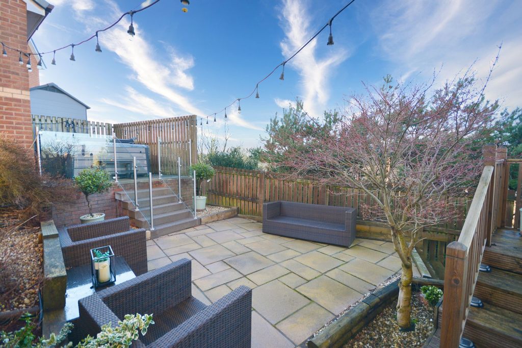 4 bed detached house for saleReddingrig Place, Reddingmuirhead FK2 photo 4