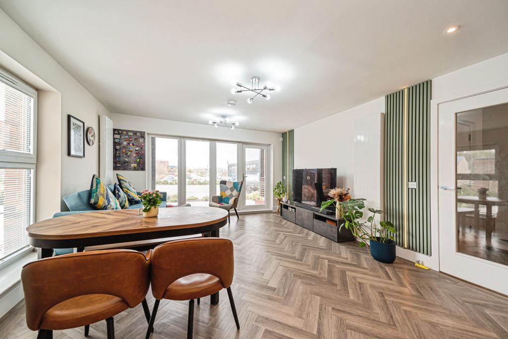 Additional image 3 of 2 bed flat for saleFestival Court, Glasgow G51