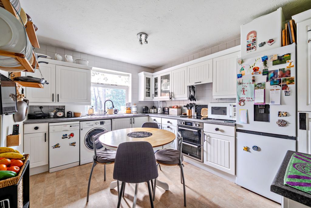 Additional image 3 of 2 bed flat for saleFairlawn, Hall Place Drive, Weybridge KT13
