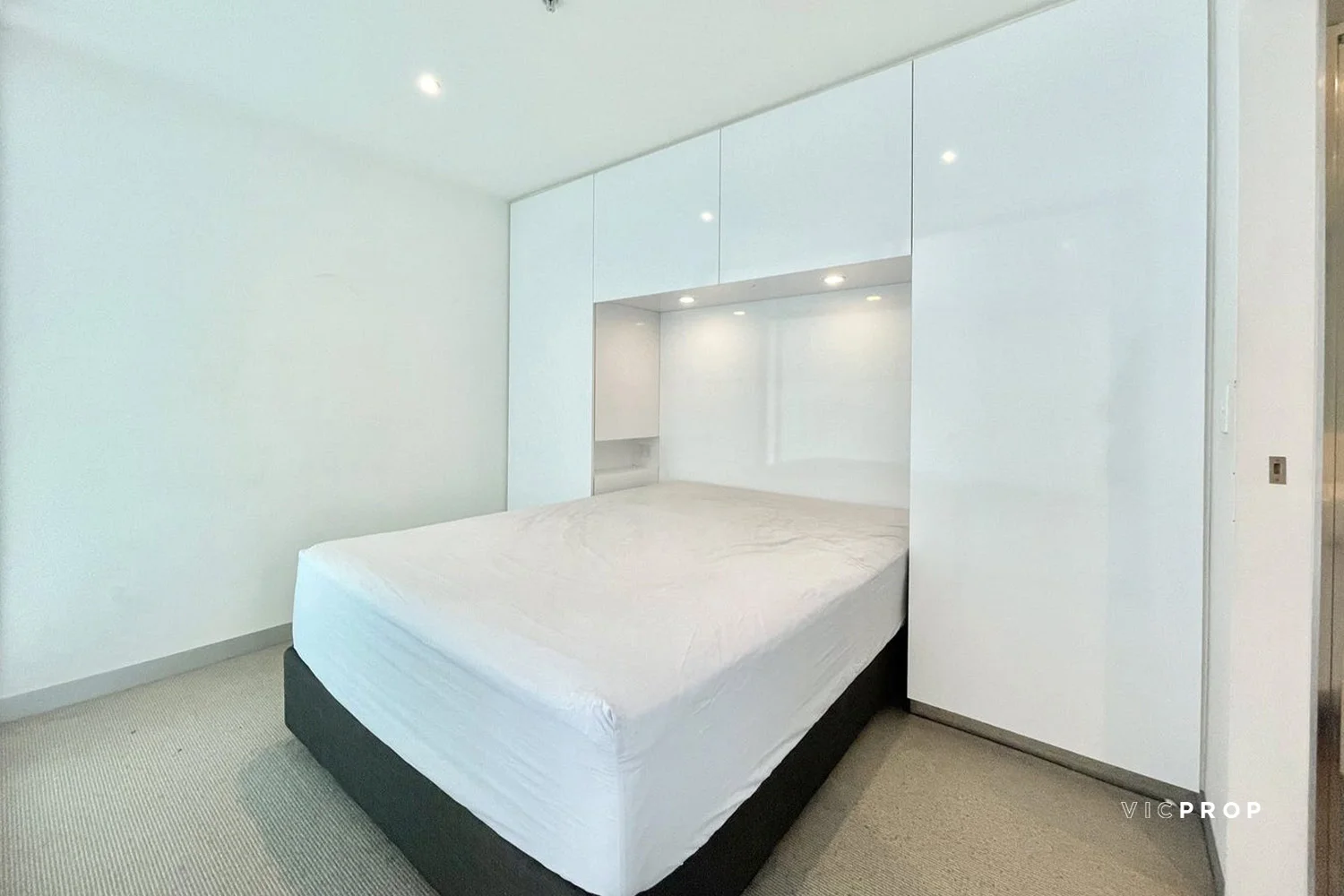1005/53 Batman Street, West Melbourne VIC 3003 photo 5