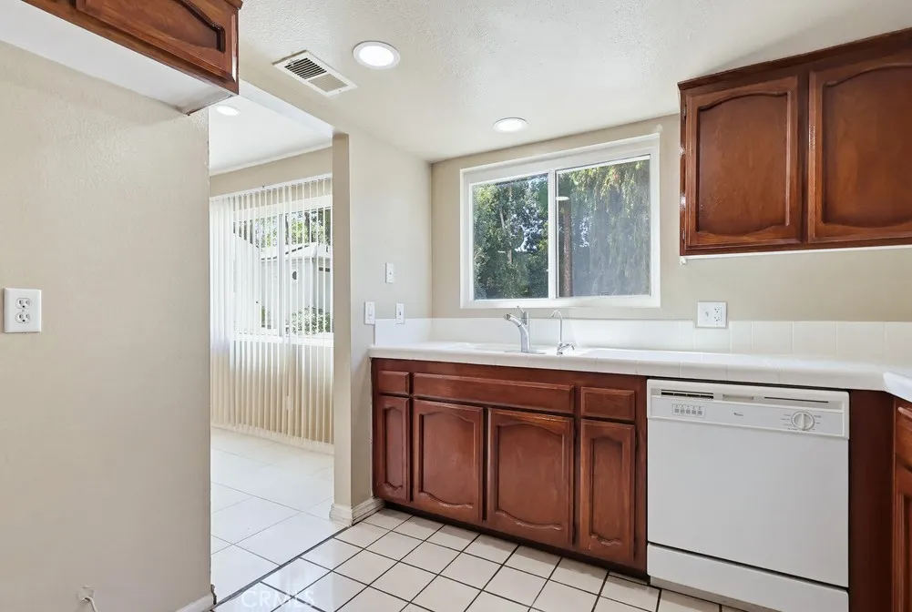 Additional image 100 of 19018 Sherman Way Unit 110, Reseda, CA 91335