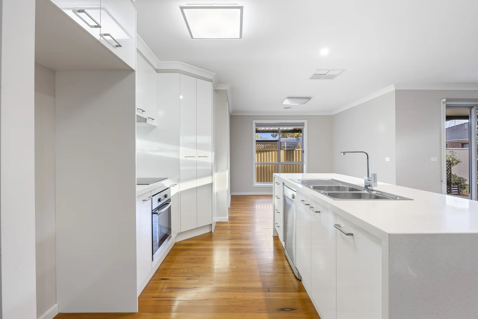 22 Deakin Drive, Delacombe VIC 3356 photo 2