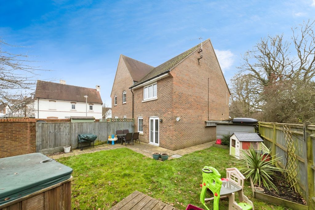 Additional image 13 of 2 bed semi-detached house for saleHolmbush End, Faygate, Horsham, West Sussex RH12