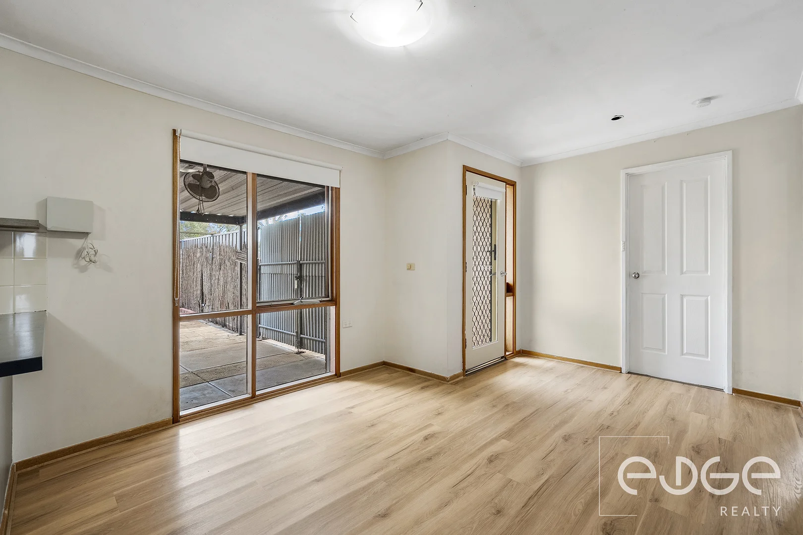 21 Konanda Road, Elizabeth North SA 5113 photo 2