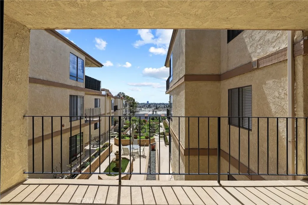 Additional image 71 of 2662 E 20th Street Unit 307, Signal Hill, CA 90755