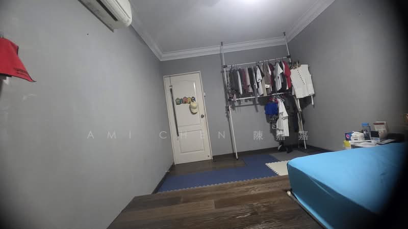 437 Tampines Street 43 photo 2