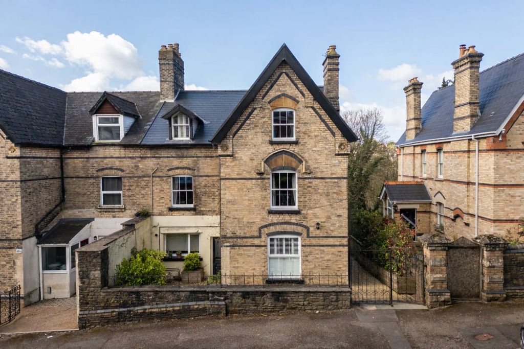 5 bed semi-detached house for saleStow Park Avenue, Newport NP20