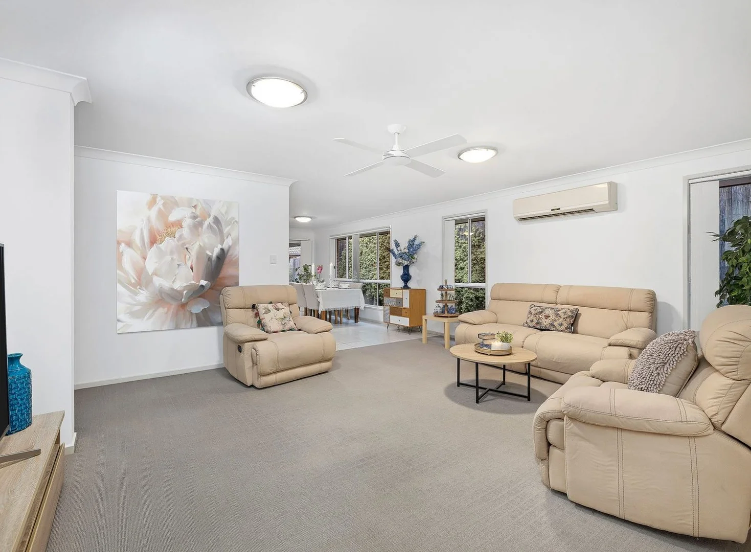 77 Valentine Circuit, Augustine Heights QLD 4300 photo 5
