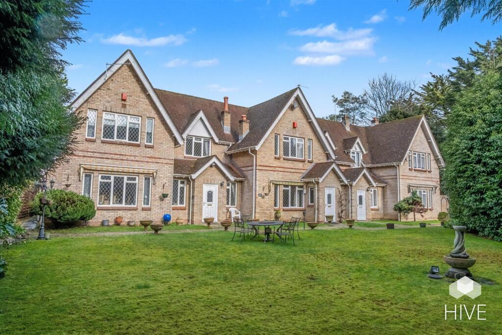 Manor Road, Bournemouth
