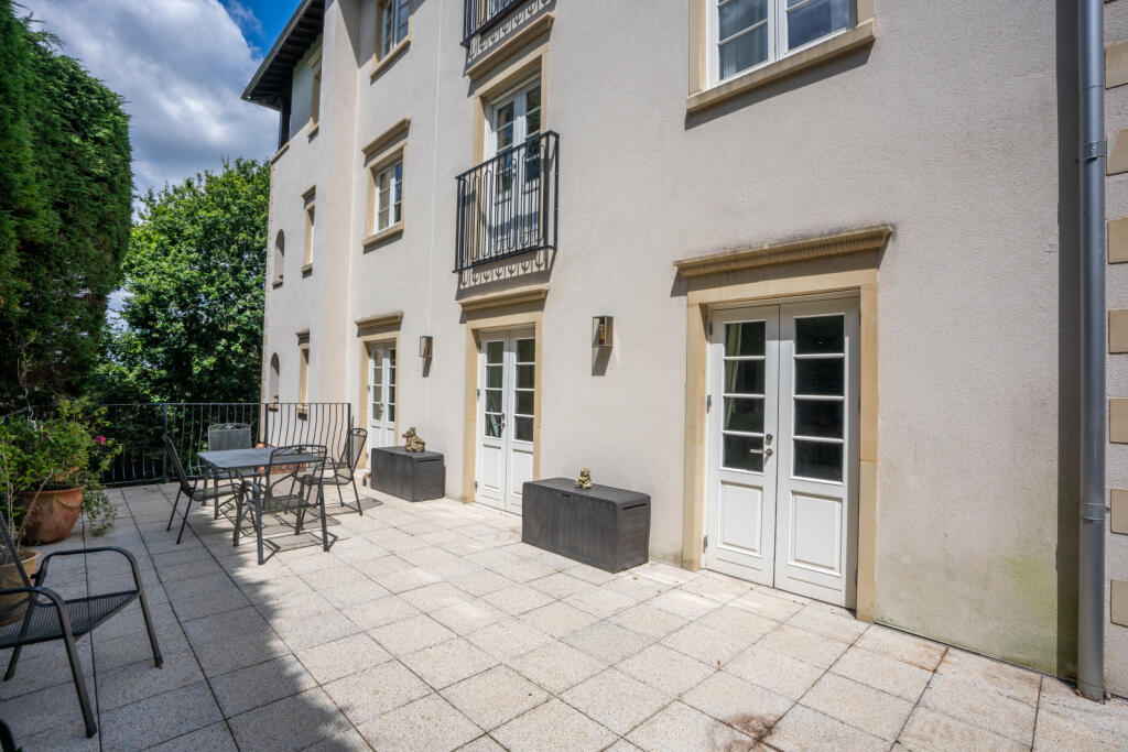 Canford Cliffs Road, Canford Cliffs, Poole, Dorset, BH13 photo 3