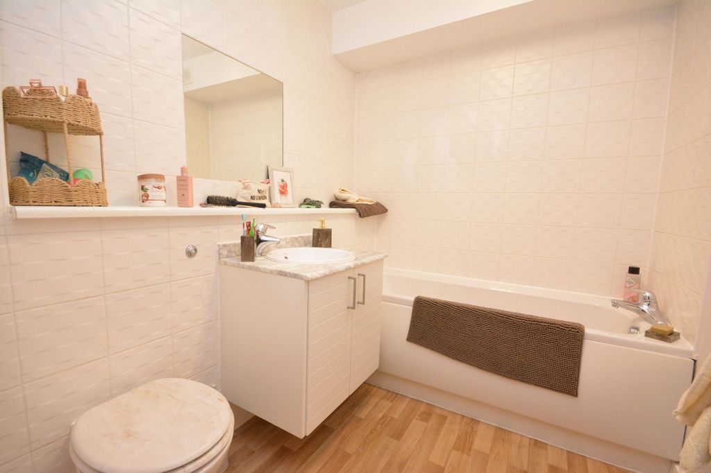 Additional image 4 of 2 bed flat for saleThe Maltings, Falkirk FK1