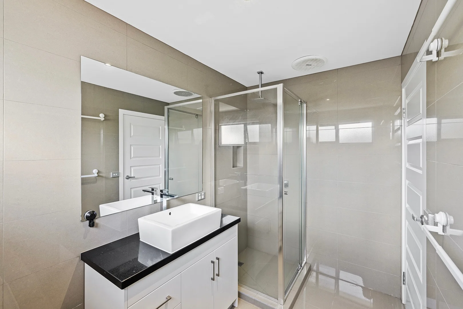 Additional image 8 of 2/12 Moore Avenue, Croydon VIC 3136