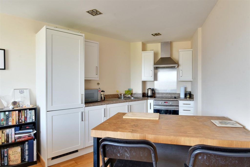 Additional image 8 of 2 bed flat for saleElder Court, Hertford SG13