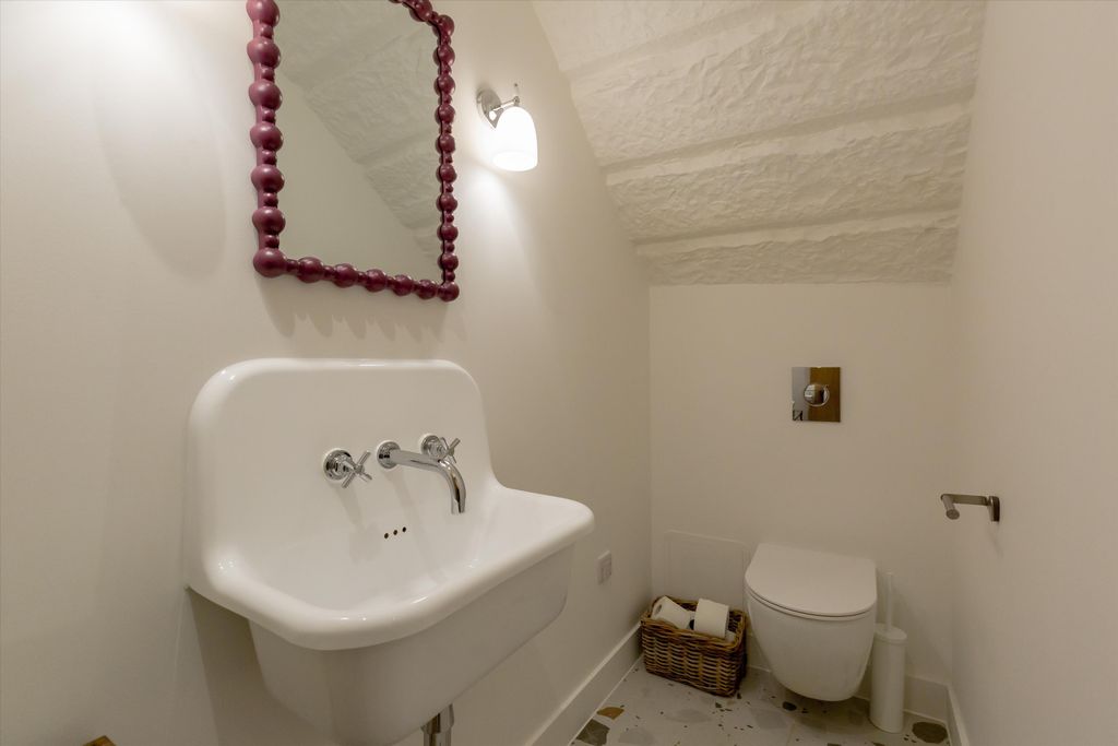 Additional image 10 of 2 bed flat for saleCircus Lane, Edinburgh EH3
