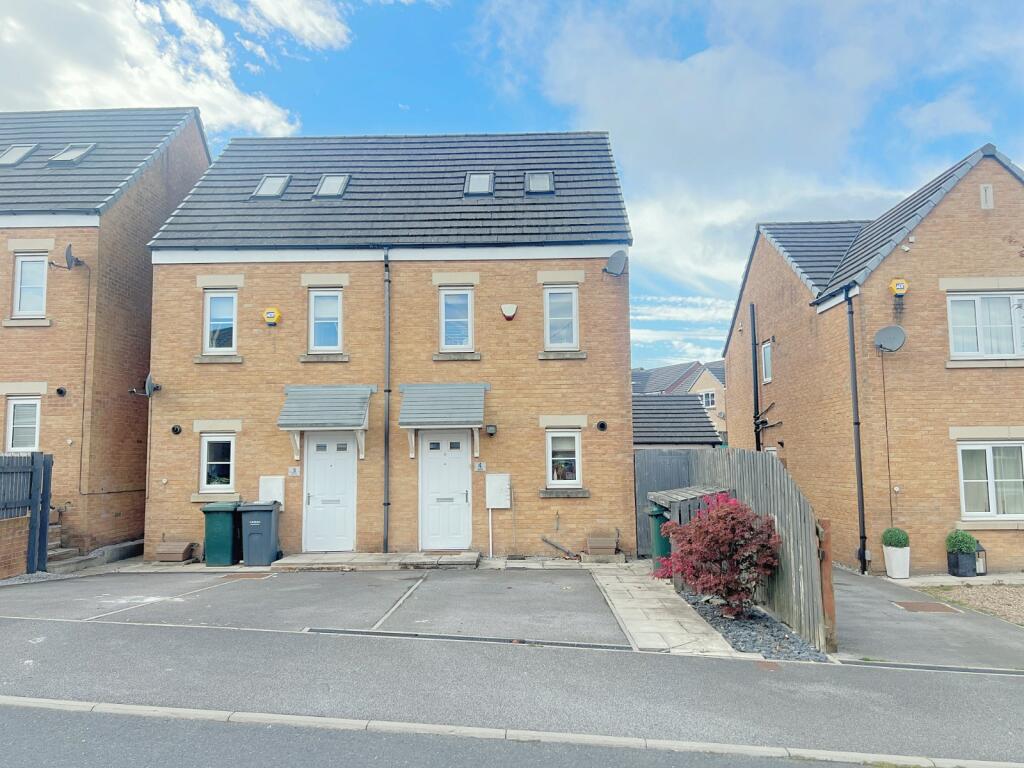 Dukes Avenue, Off Rooley Lane, Bradford, BD6