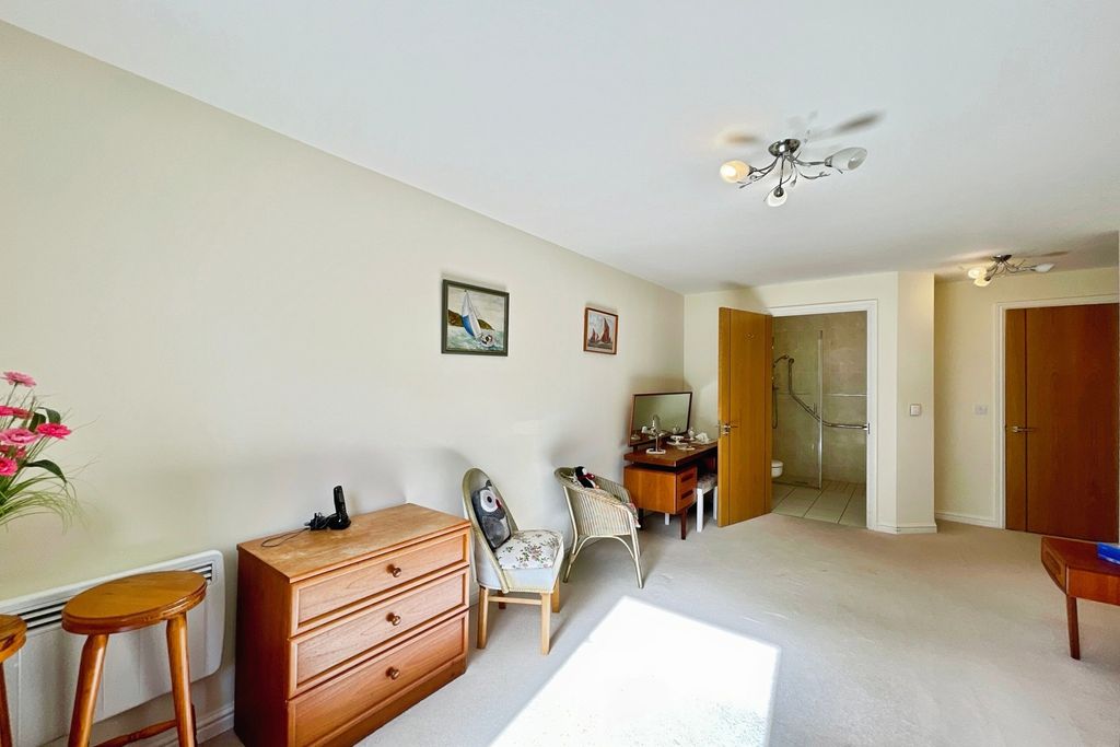 Additional image 10 of 2 bed flat for saleLys Lander, Tregolls Road, Truro, Cornwall TR1