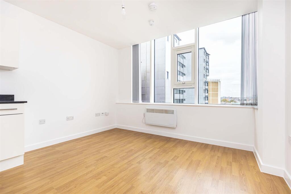 Additional image 5 of 4th Floor, Newly Refurbed Apartment in Central Bournemouth.