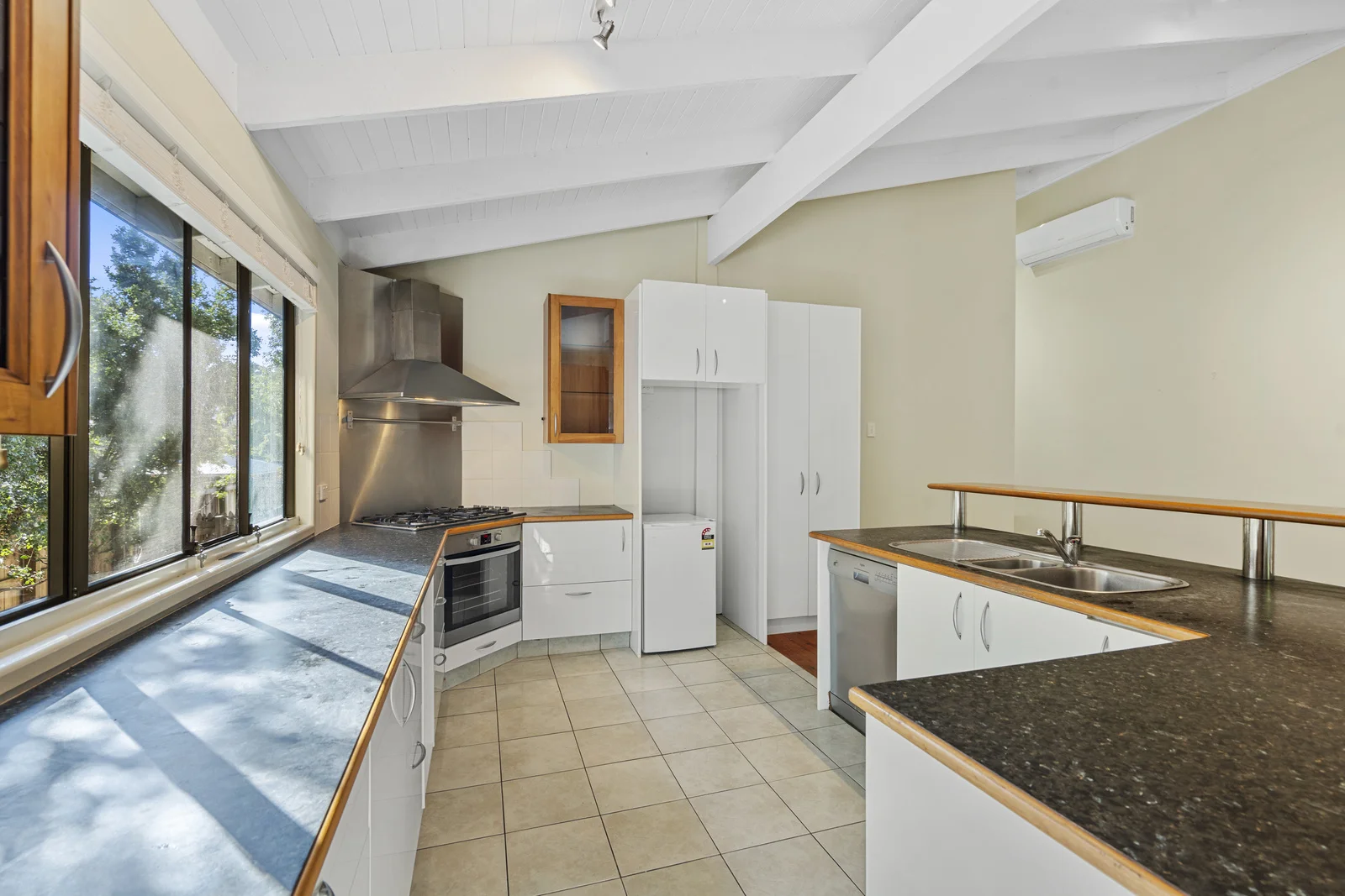 Additional image 3 of 2/4 Fishermans Bend, Balmoral QLD 4171