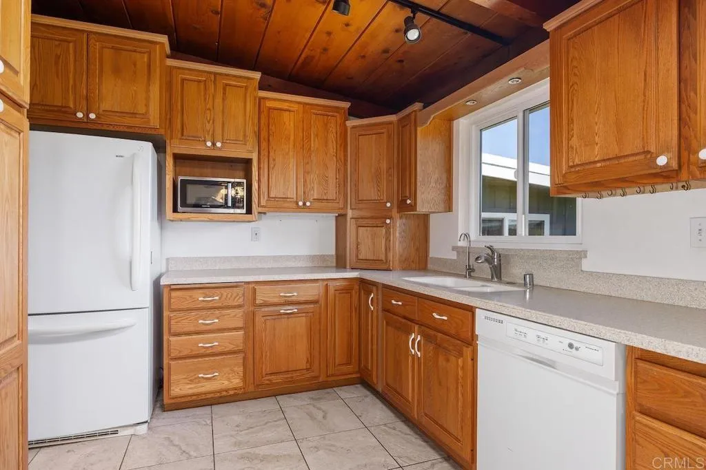 Additional image 13 of 2600 Highland Drive, Carlsbad, CA 92008
