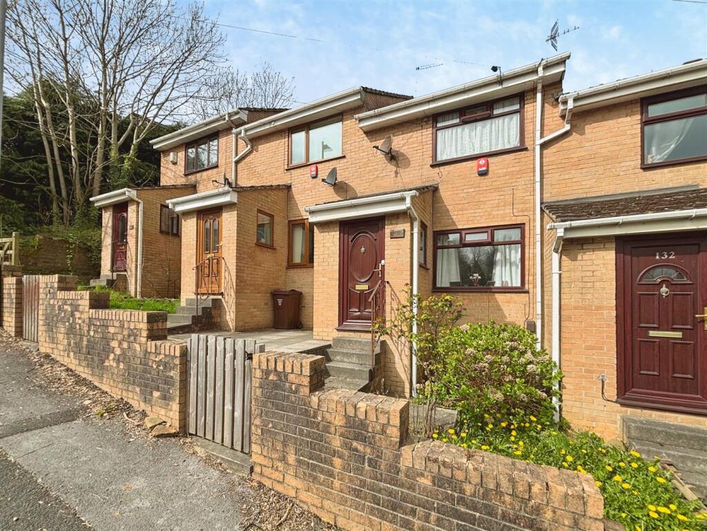 Brownroyd Hill Road, Bradford, BD6 1RY