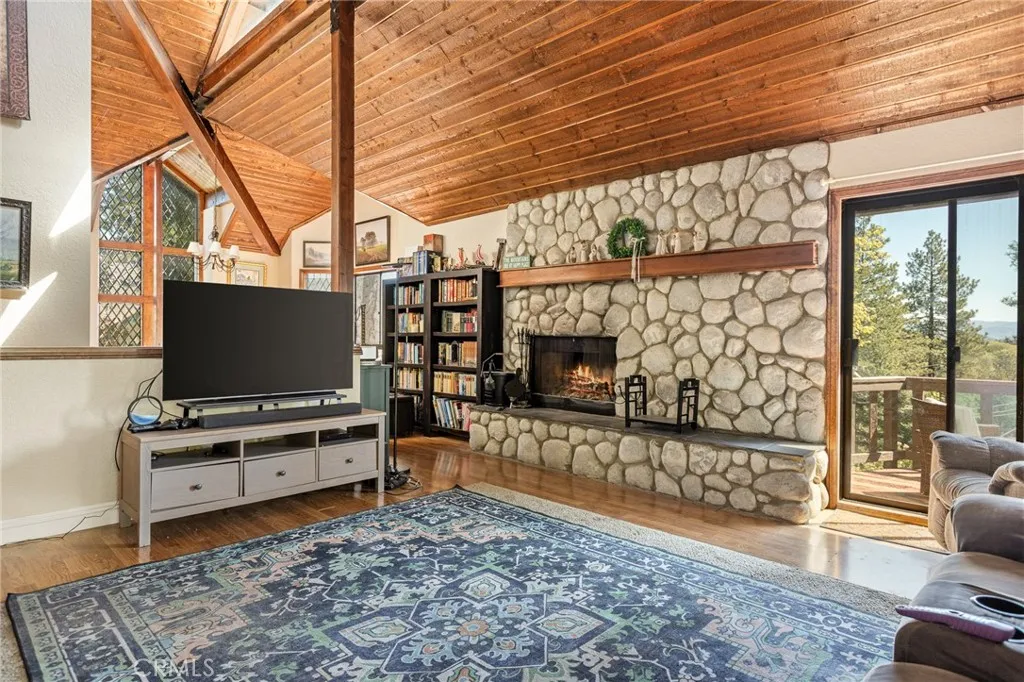 Additional image 5 of 26211 Spyglass Dr, Lake Arrowhead, CA 92352