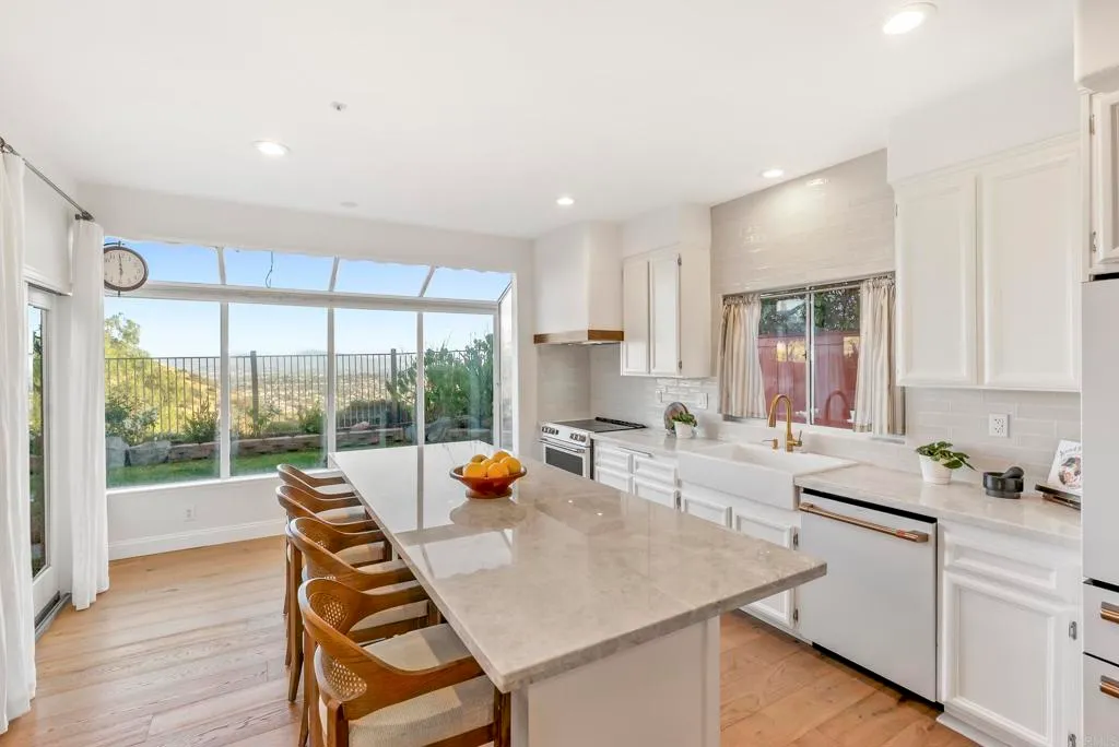 Additional image 3 of 2219 View Crest Glen, Escondido, CA 92026