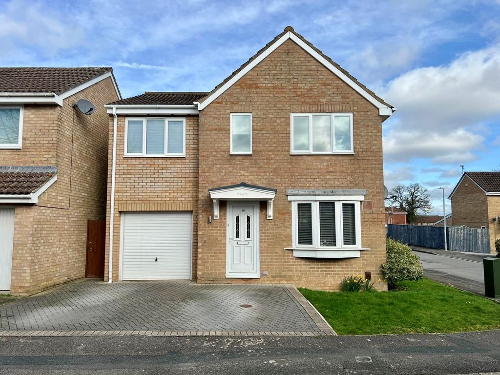 4 bed detached house for saleLineacre Close, Grange Park, Swindon SN5