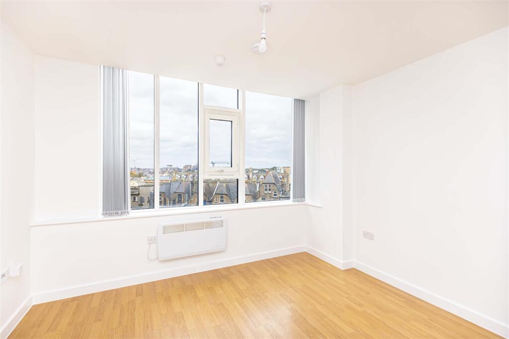Additional image 7 of 4th Floor, Newly Refurbed Apartment in Central Bournemouth.