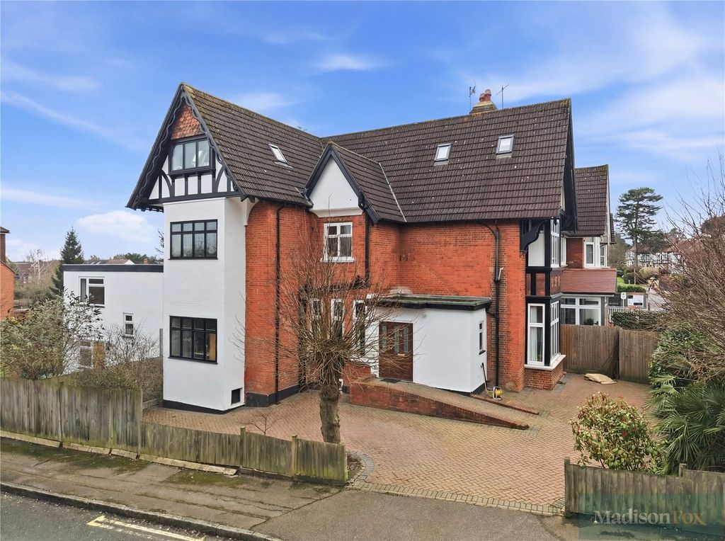 Additional image 34 of 7 bed semi-detached house for saleHigh Road, Loughton, Essex IG10