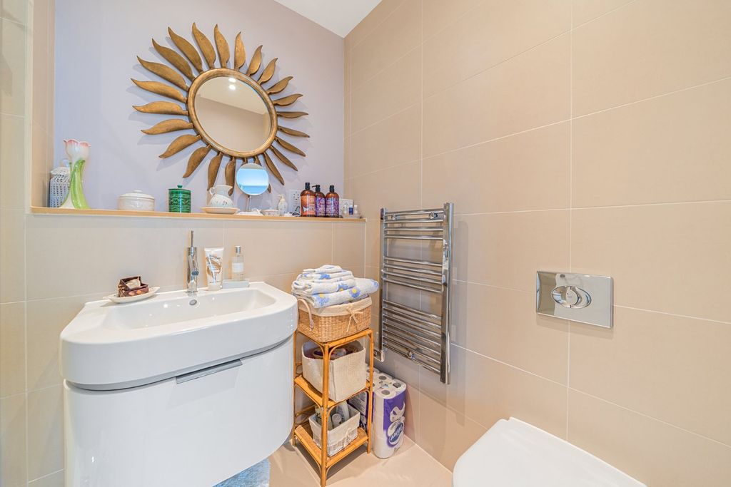 Additional image 18 of 3 bed flat for saleCliveden Gages, Taplow, Buckinghamshire SL6