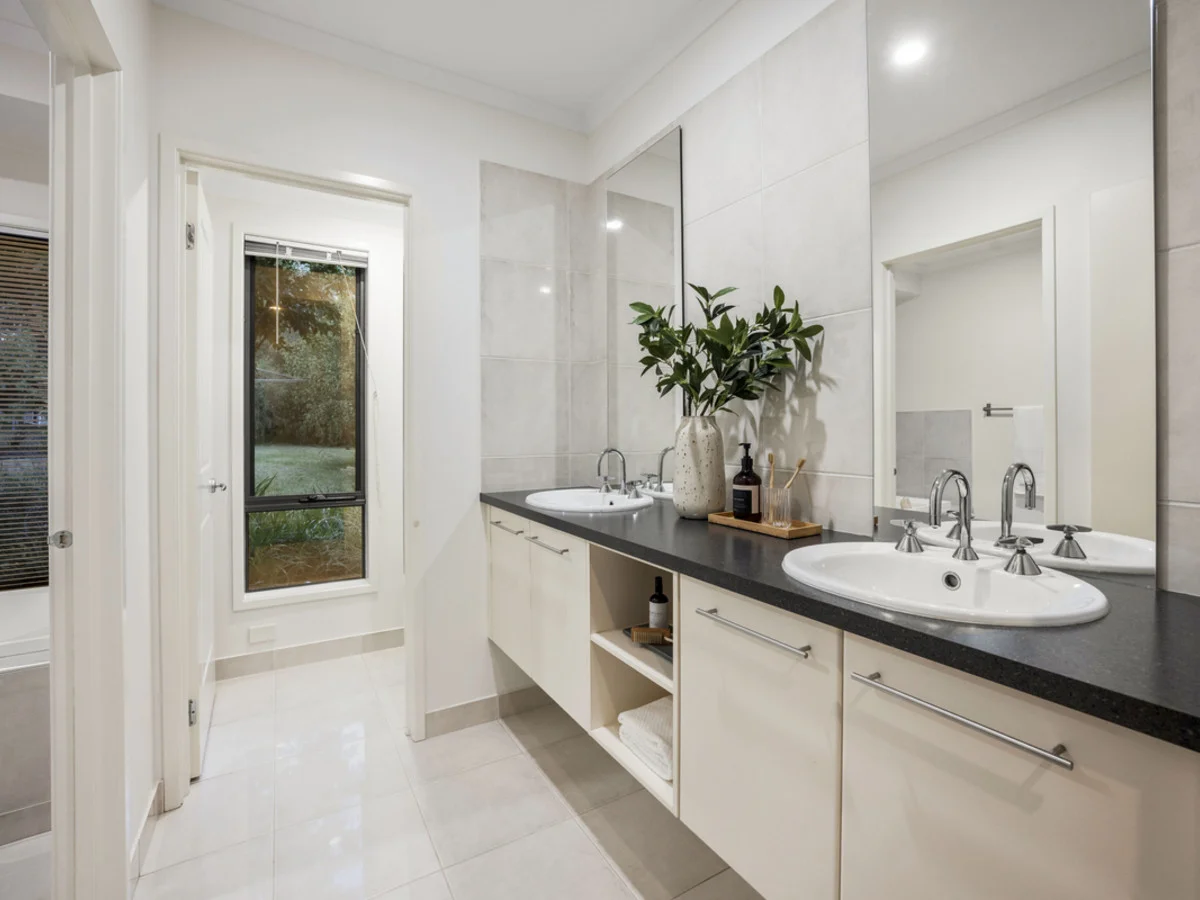 Additional image 19 of 25 Lauren Court, Table Top NSW 2640