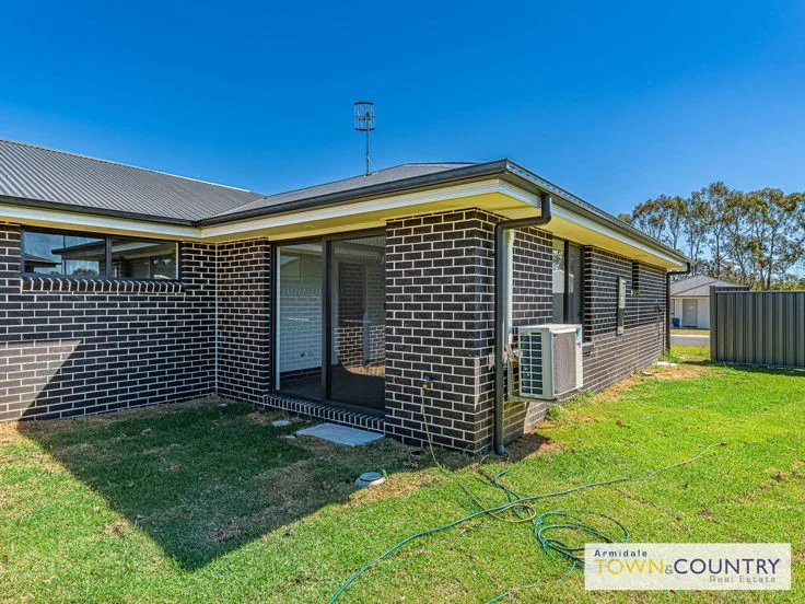 Additional image 13 of 1/17 Sunrise Crescent, Armidale NSW 2350