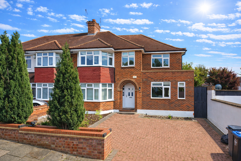 Beverley Gardens, Wembley HA9