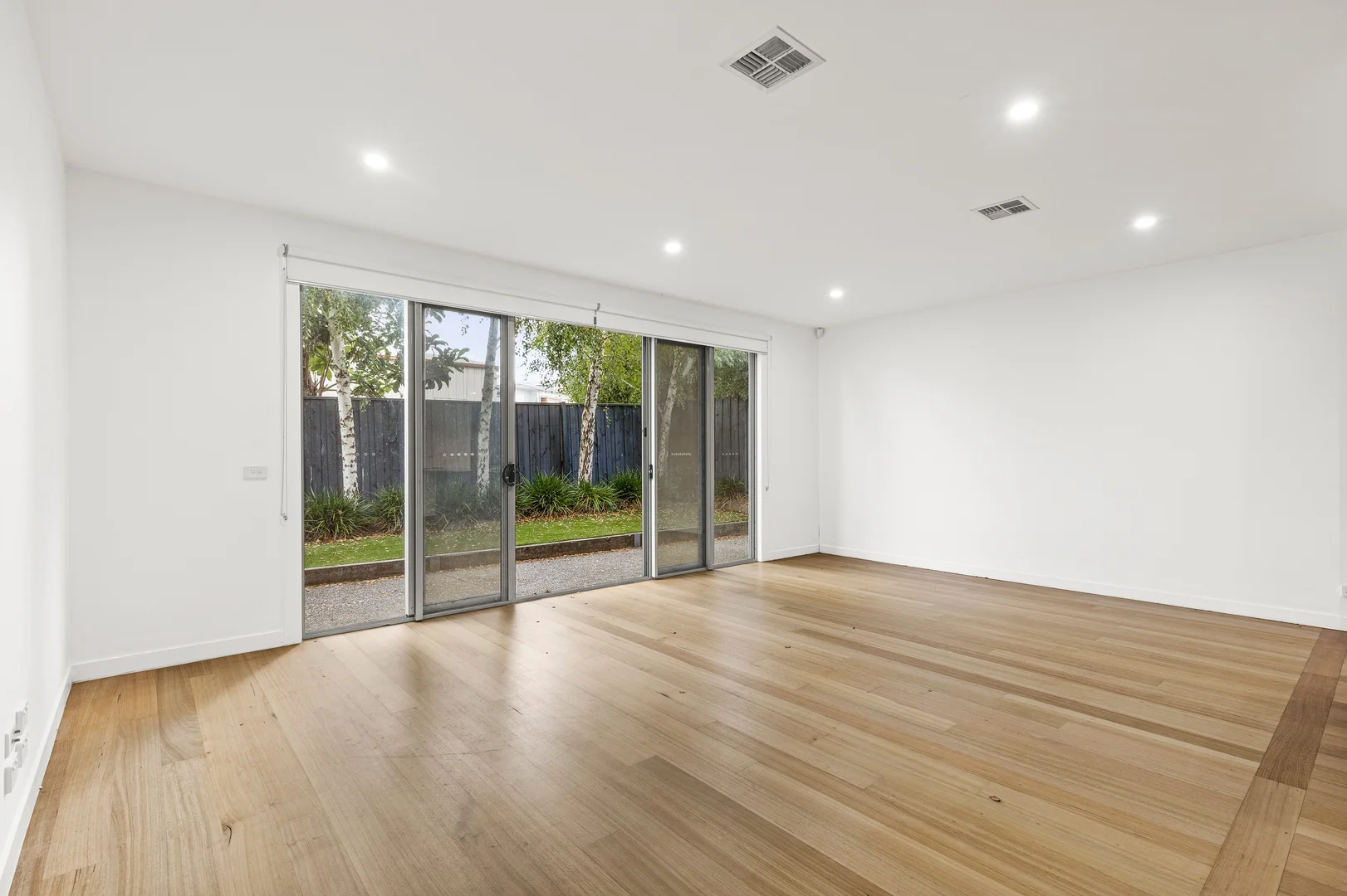2/39 read st, Newtown VIC 3220 photo 4