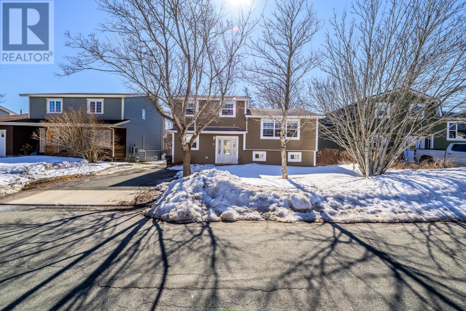 15 Stirling Crescent