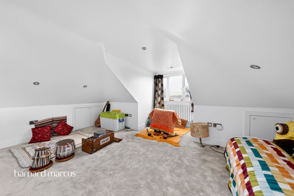 Additional image 7 of 6 bed detached house for saleHereford Road, Feltham TW13