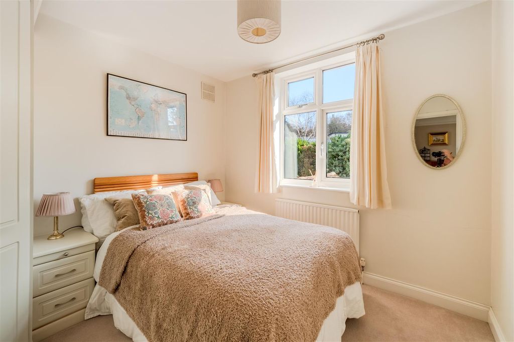 Additional image 15 of 4 bed detached house for saleHandsome Detached Home On The Dell, Westbury-On-Trym, Bristol BS9