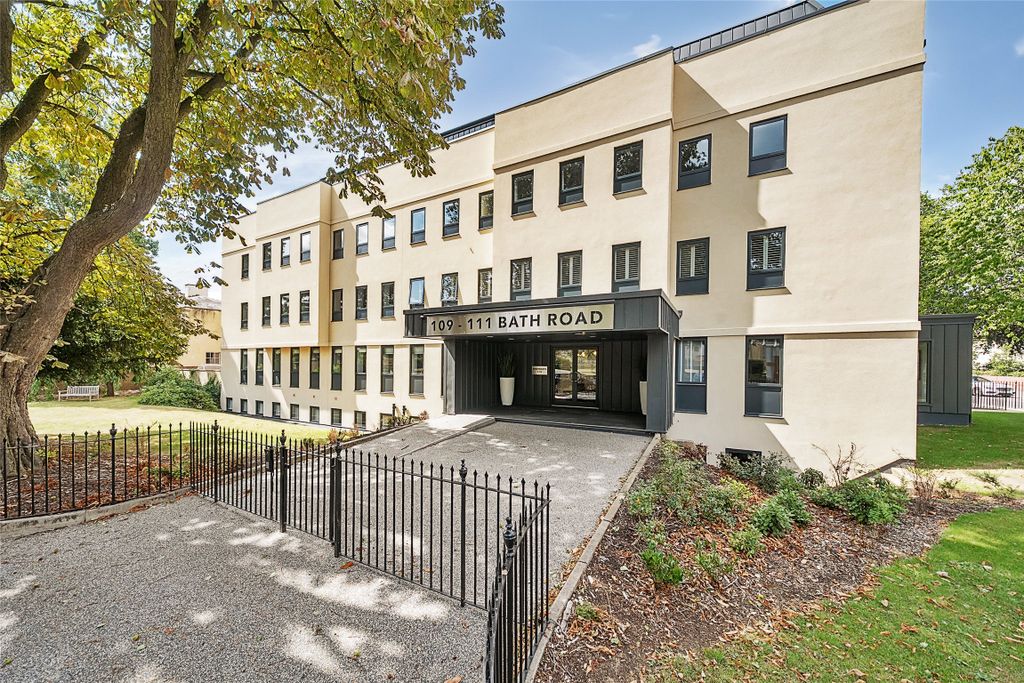 Additional image 20 of 2 bed flat for saleApartment 19 - Penthouse, 109 - 111 Bath Road, Cheltenham, Gloucestershire GL53