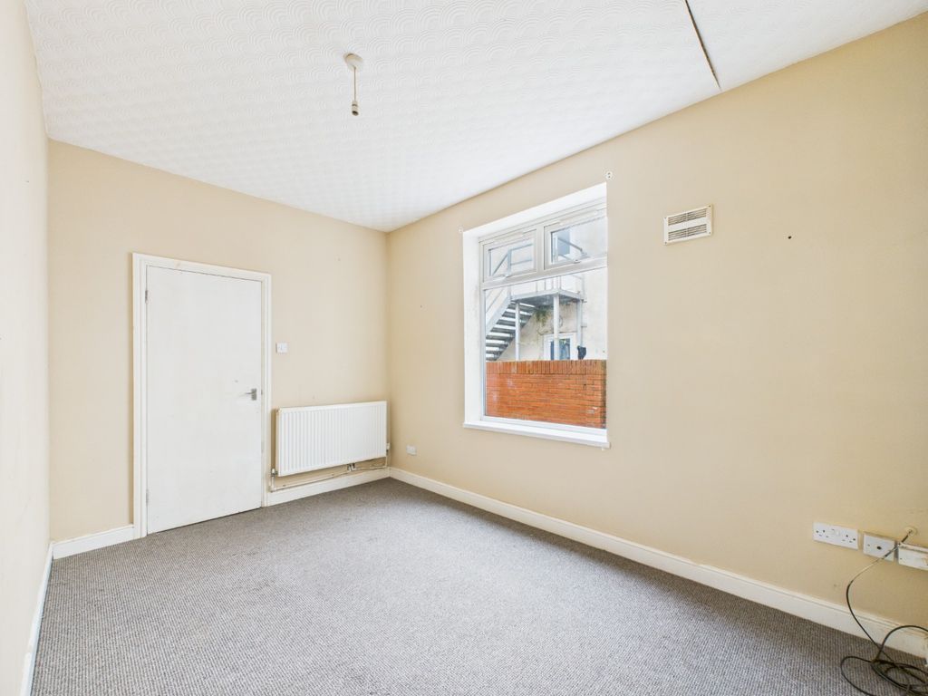Additional image 14 of 6 bed flat for saleColtman Street, Hull HU3