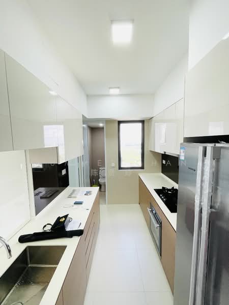 21 Stirling Road photo 3
