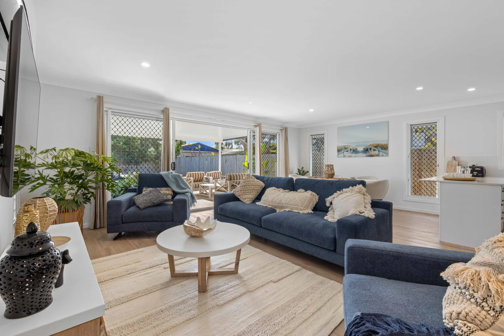 Additional image 3 of 413 Scarborough Road, Scarborough QLD 4020
