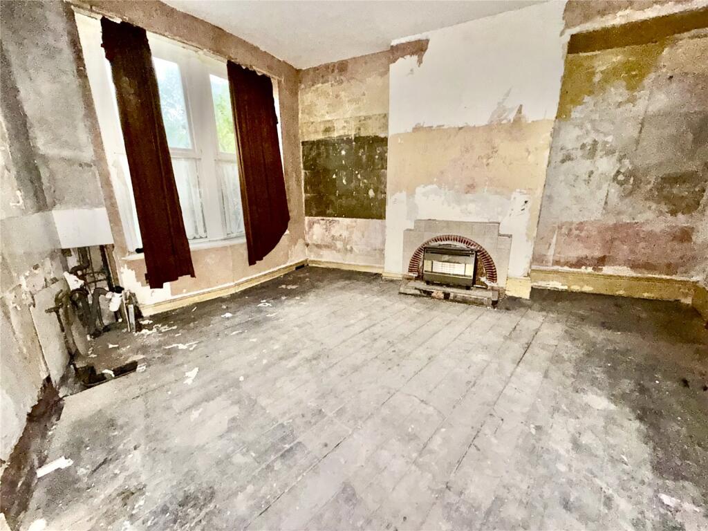 Apsley Crescent, Bradford, West Yorkshire, BD8